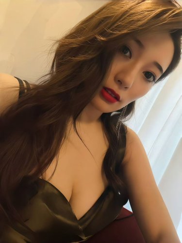 Asijské sestry Alisa a Mimi